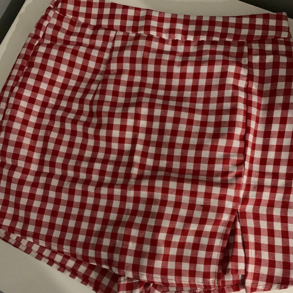 BRAND NEW SUPER CUTE SKORT